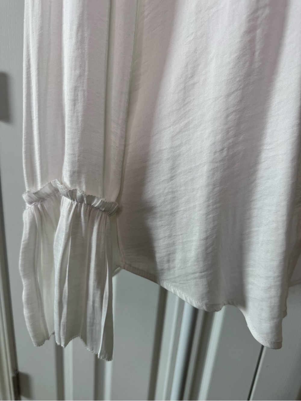 Paige White Pleated Blouse Size Small Bell Sleeve Chic Feminine Top - Picture 4 of 6